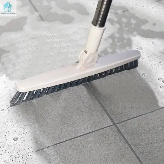 Balai brosse Carrelage gris clair