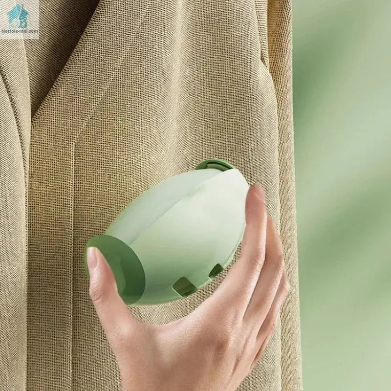 Brosse Anti Poil verte manteau