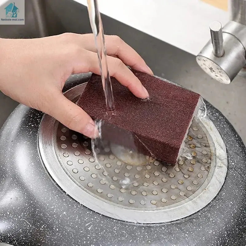 Éponge magique poêle eau